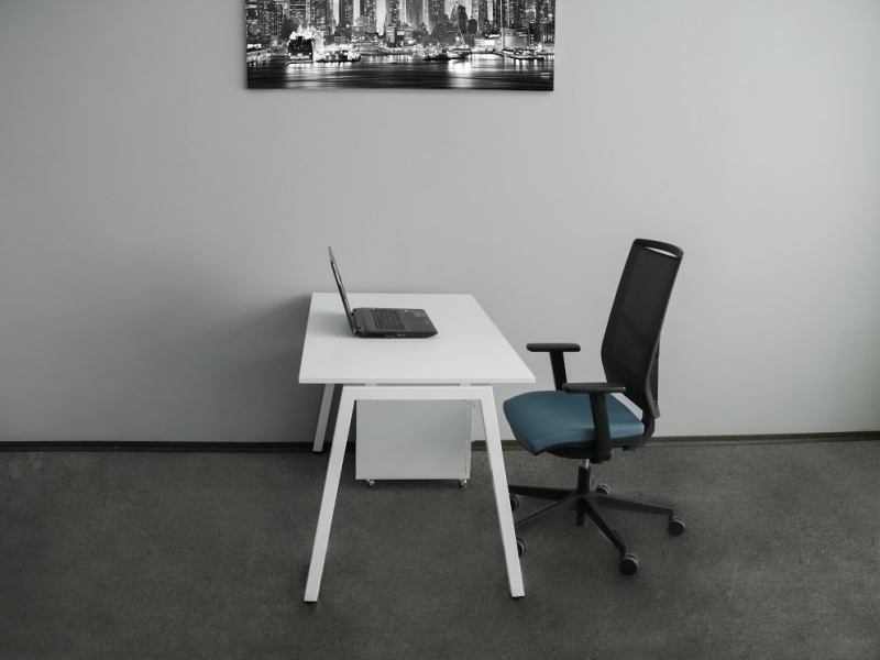 Современный офисный прямой стол 160х75х70 на металлических опорах rd-1670 | Фото - 2